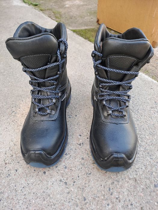 Продам спецобувь зимняя  мужская.