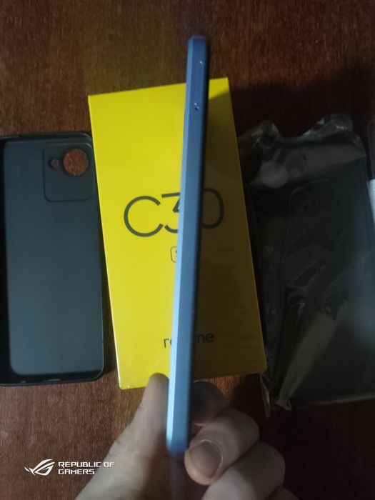 Продам телефон Realme