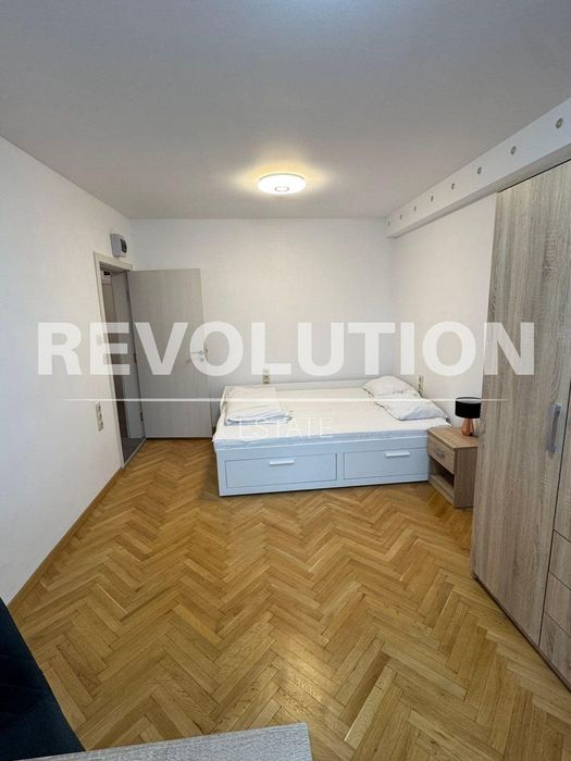 Четиристаен апартамент в района на Винс!