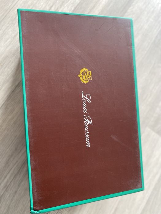 Продается кроссовка Лоро Пиано