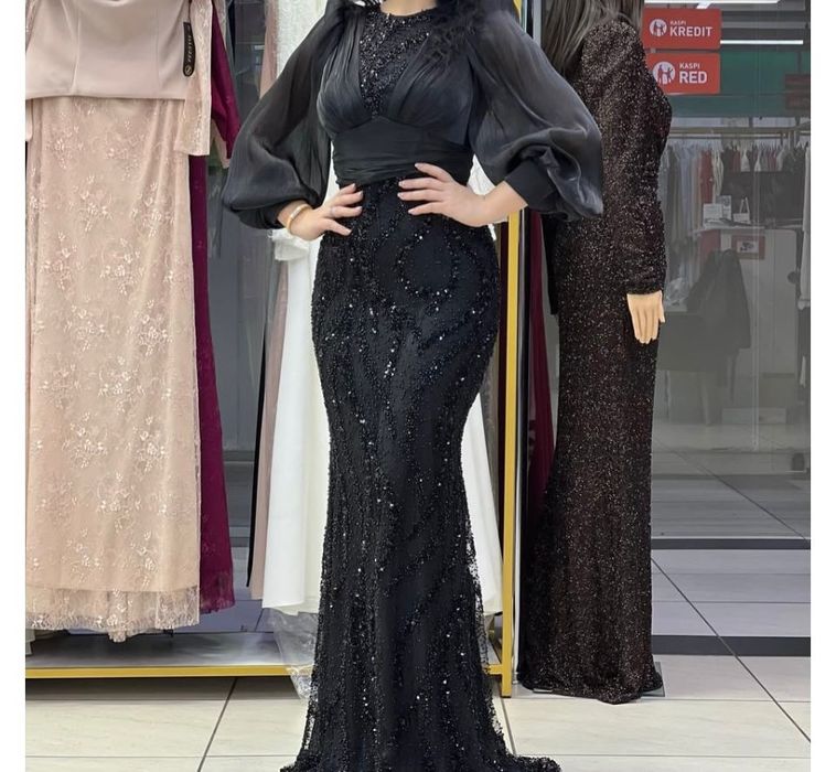 Вечерные платья.