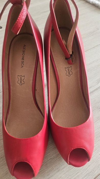 босоножки кожаные