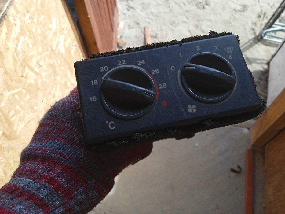 Продам комутатор рабочий ваз 2109