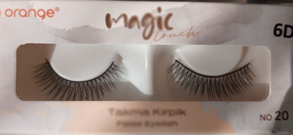 Накладные ресницы.