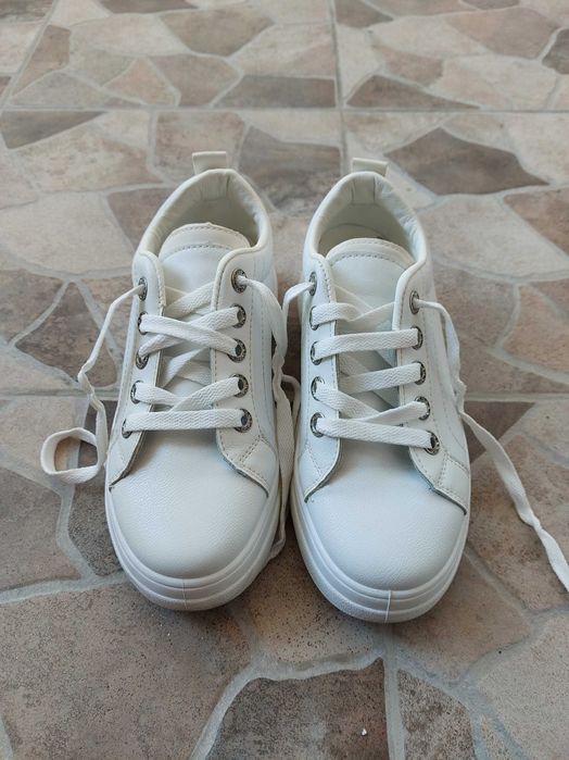 Дамски обувки, кецове 37 номер