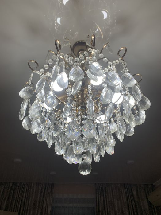 Продаю большую люстру