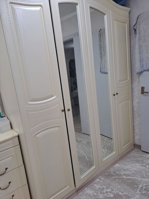 Продам спальний гарнитур