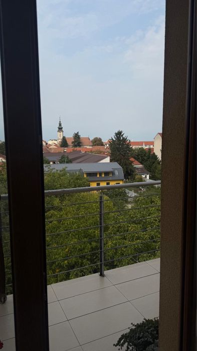 Inchiriere apartament 76 mp