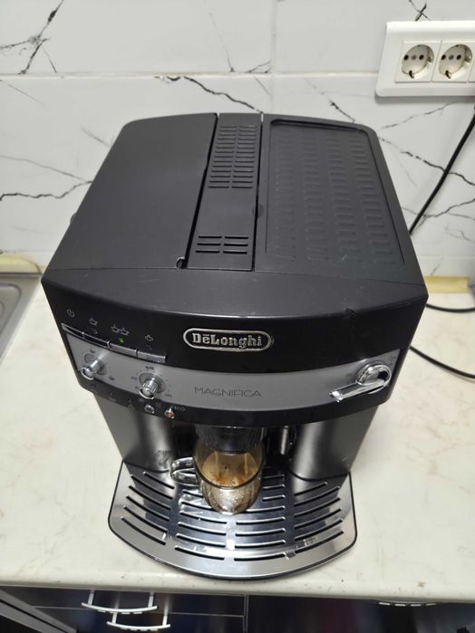 Espressor Automat DeLonghi Magnifica ESAM3000.B Aparat cu Cafea Boabe
