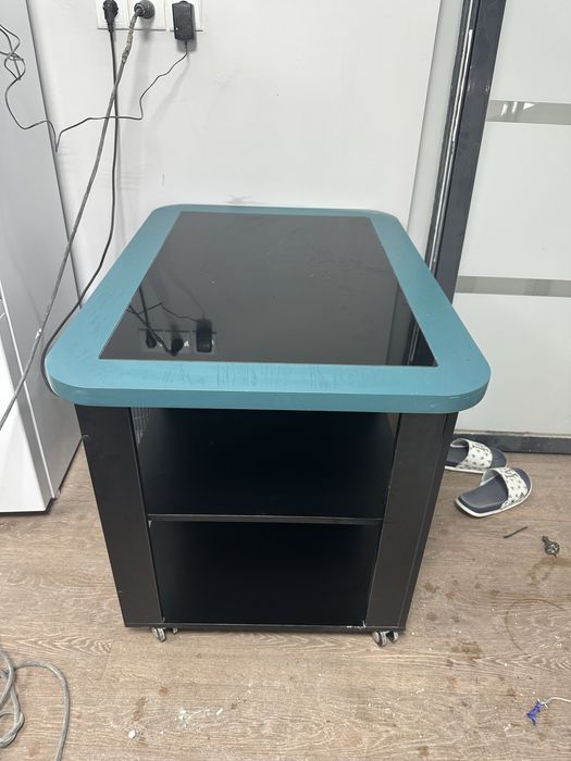 Журналный столик для офиса