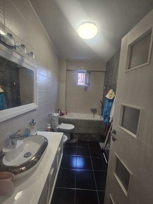 Vand apartament 2 camere mobilat militari residence