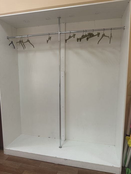 Шкаф большой для одежды