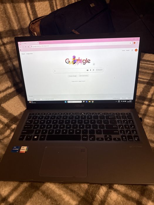 Laptop asus gri