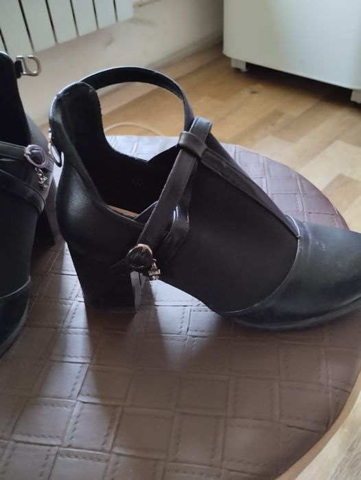 Срочно продам туфли