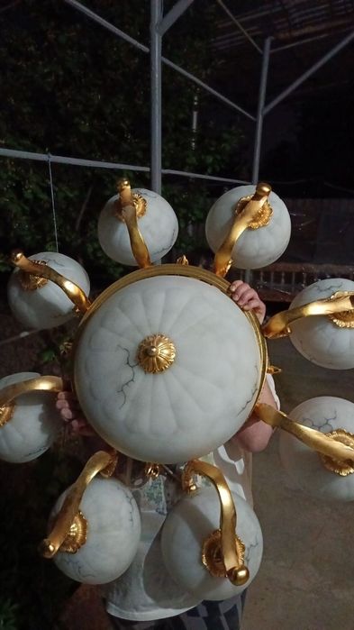 Продам люстры цена договорная