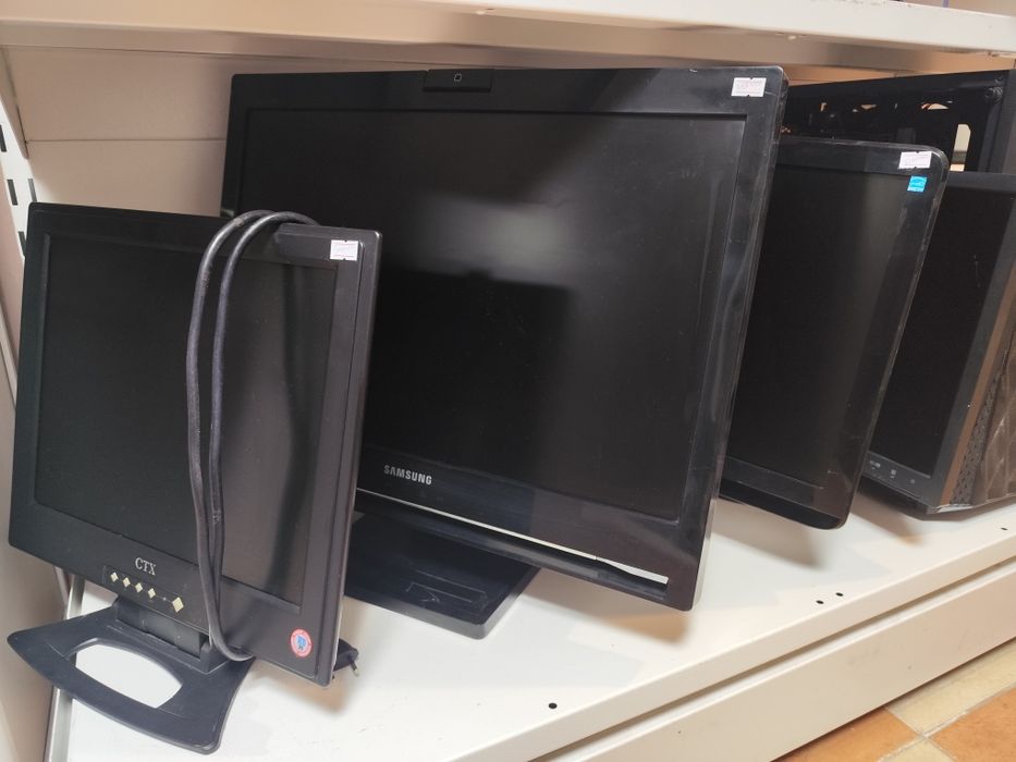 Продается мониторы для видеонаблюдения и для компьютеров