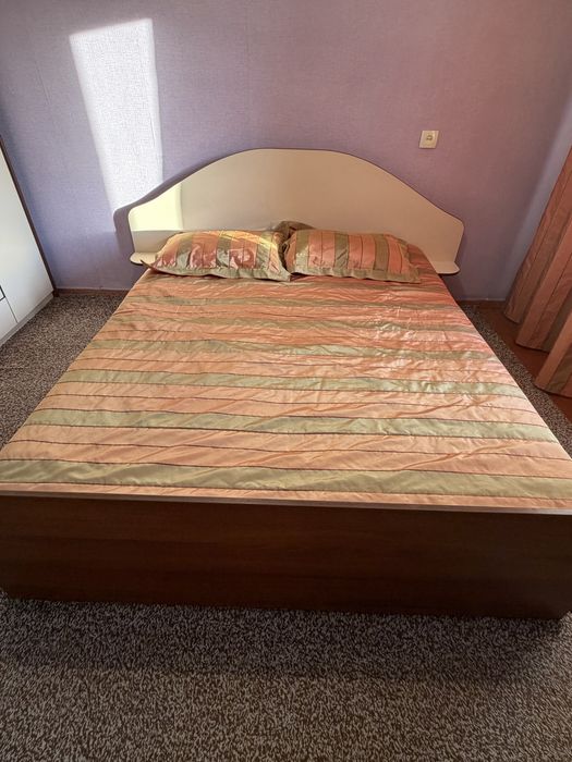 Продается спальный гарнитур