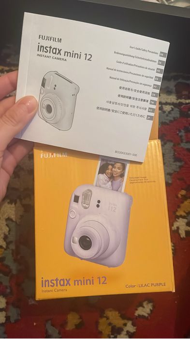 Продам фотоаппарат instax mini