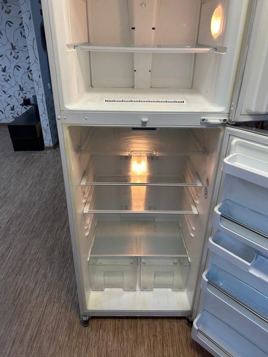 Продам холодильник Bosh в нормальном состоянии