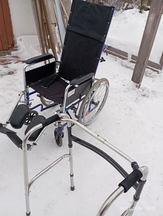 Продам коляску инвалидную и ходунки
