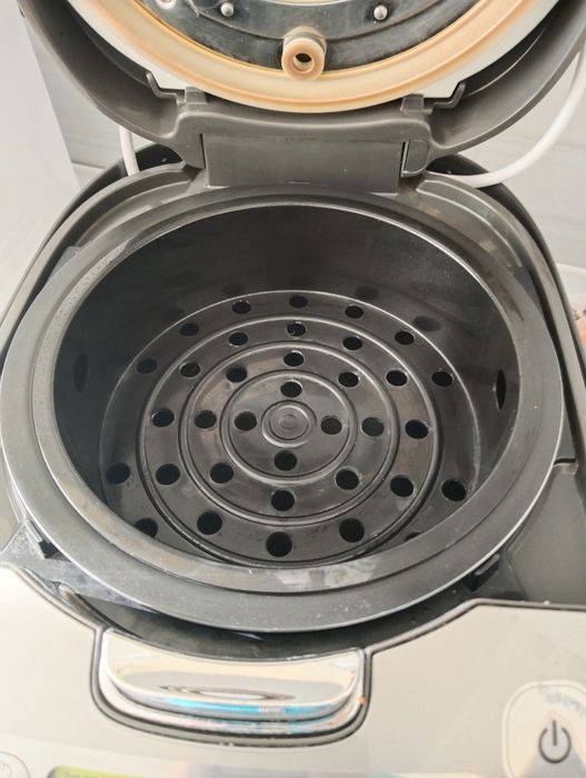 Продам мултиварку Tefal