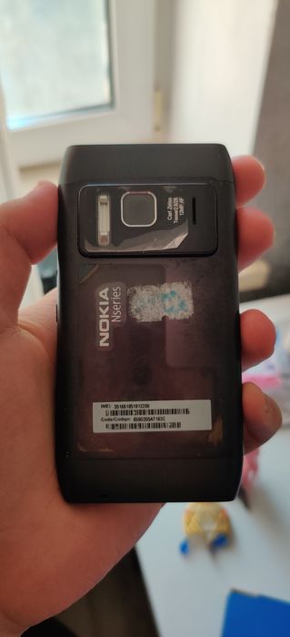 Nokia N8 в хорошем состоянии