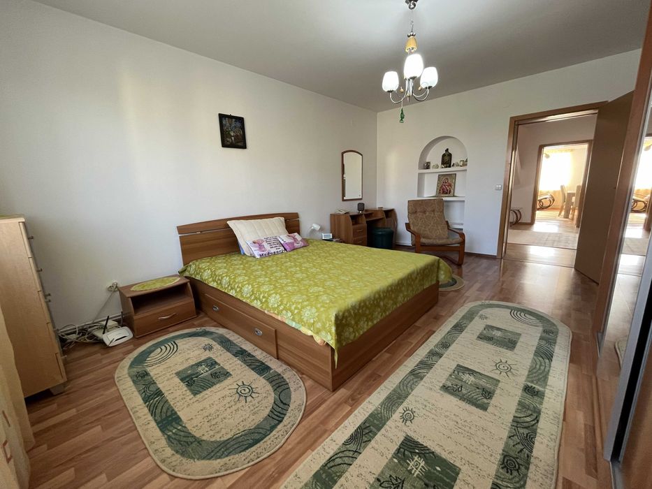 Persoană fizică, vând apartament la casă, cartier Sub Arini, Sibiu