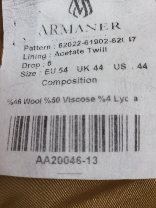 Costum barbati cu doua rânduri de nasturi