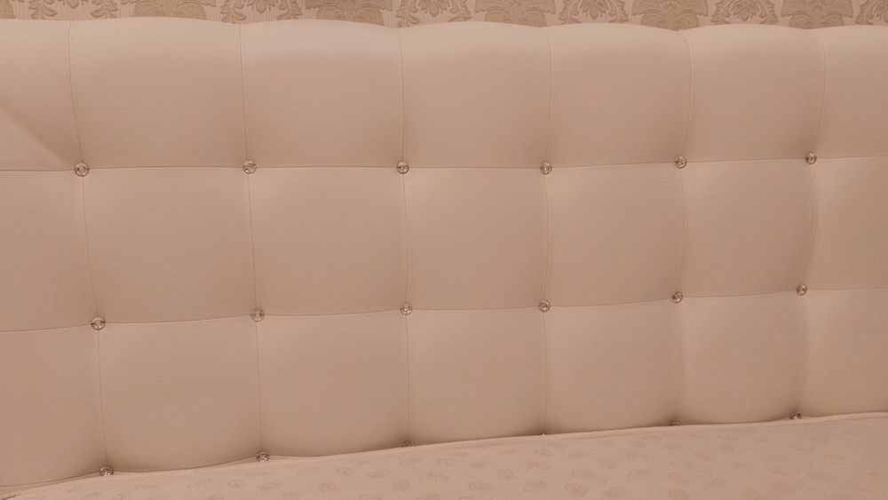 Двуспалка с двумя тумбами