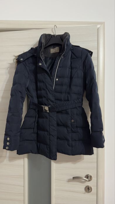 Geaca dama de iarna Orsay albastru inchis, medie, masura 40, din puf