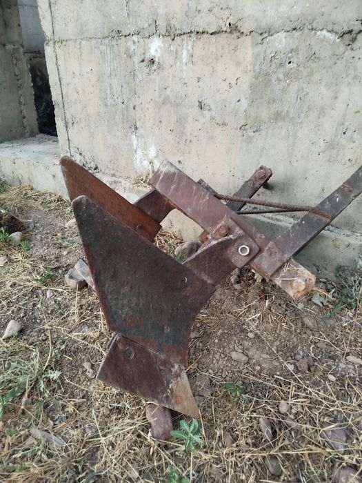 Трактор сатылады Қазығұрт ауданы.Алтынтобеде тұр.