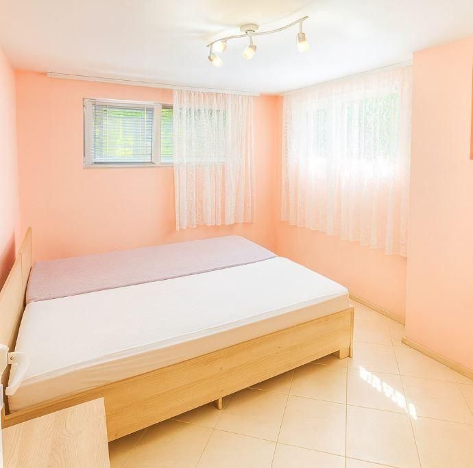 Дава се под наем Тристаен апартамент в Варна, Цветен квартал - 60 кв.м за 350 € - Снимка #4