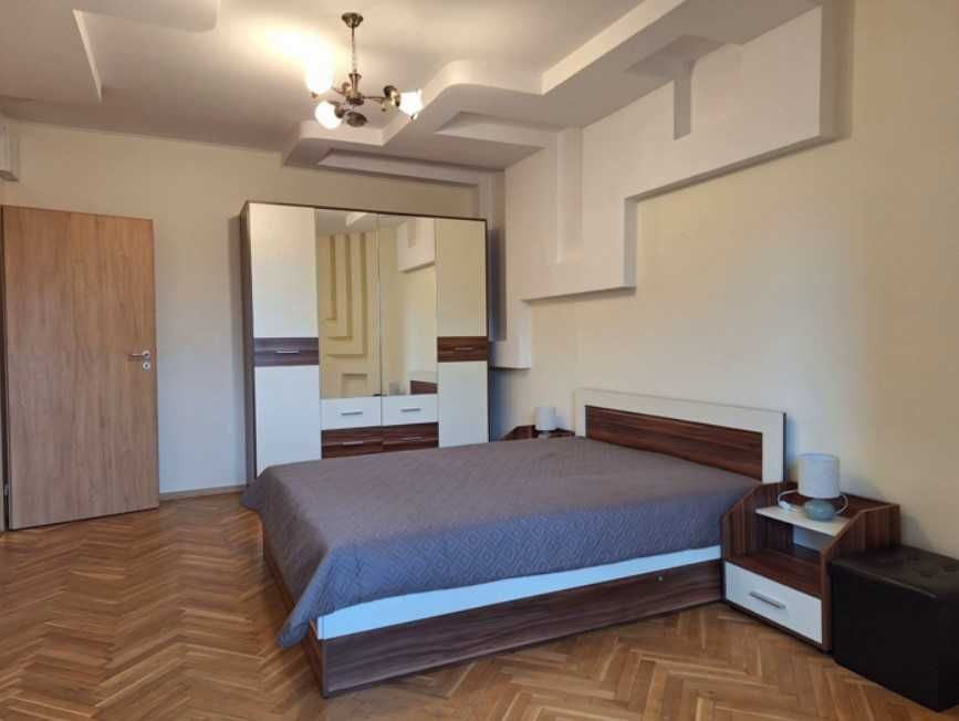 Тристаен апартамент под наем Младост 4