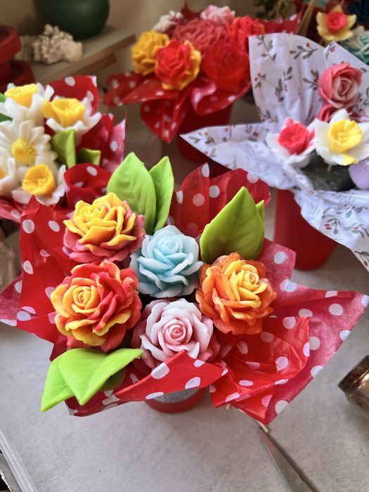 Корморативные подарки 8 марта Букеты