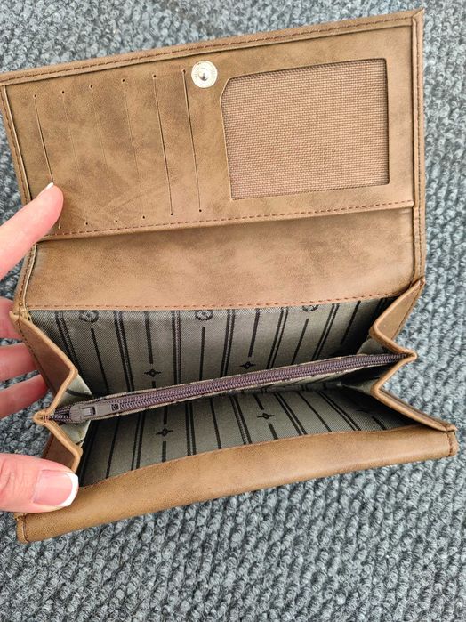 Портмоне и клъчове