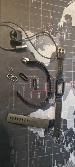 Fitbit Charge 4 defect + accesorii și curele