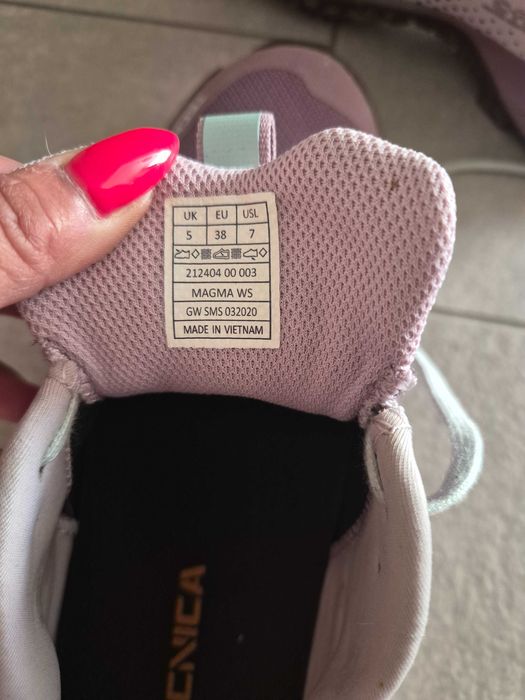 Туристически дамски обувки