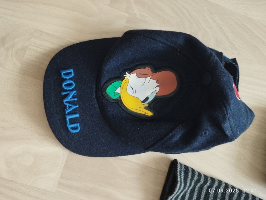 лот от бебешки и детски шапки, чорапки, ръкавици