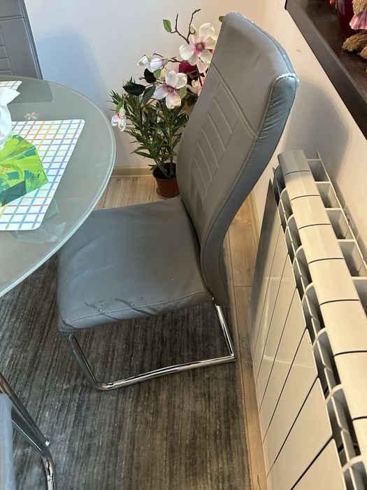 Vand 4 scaune,Mobexpert model Keny .