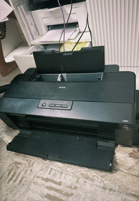 Цветной принтер Epson L1800 (б/у, в отличном состоянии)