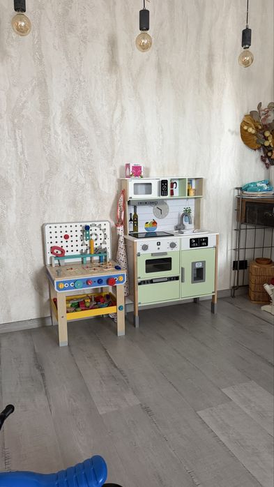 Vand set de bucatarie si banc de lucru