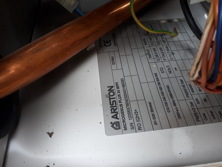 Centrala Ariston Microgenus Plus si  Microgenus