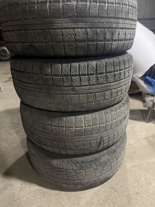 Продам шины  215/55/17