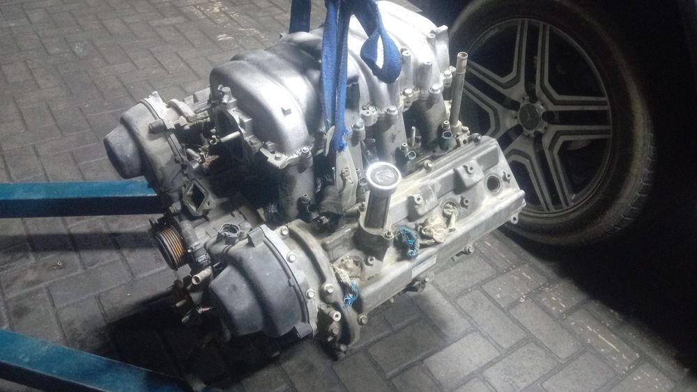 Продам двигатель от тойта ленд крузер