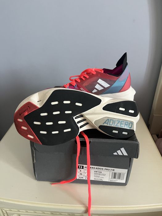 Продам кроссовки Адидас Adidas