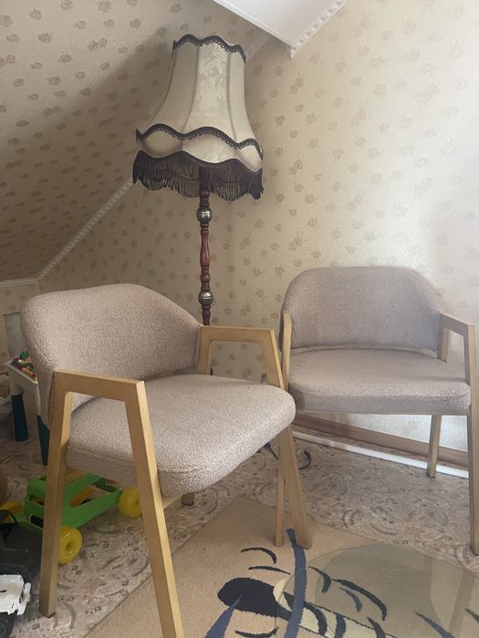 Стуля для кофейни барный стол.