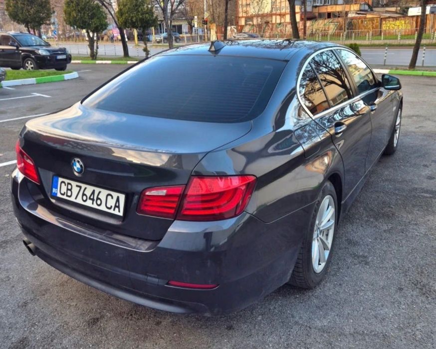 Автомобил BMW 523