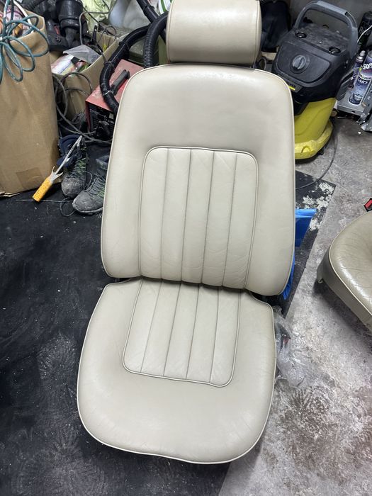 Recoditionare piele, piele crapata , sau chiar rupta avem soluția.