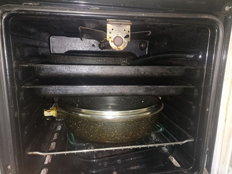 Продам газовую плиту