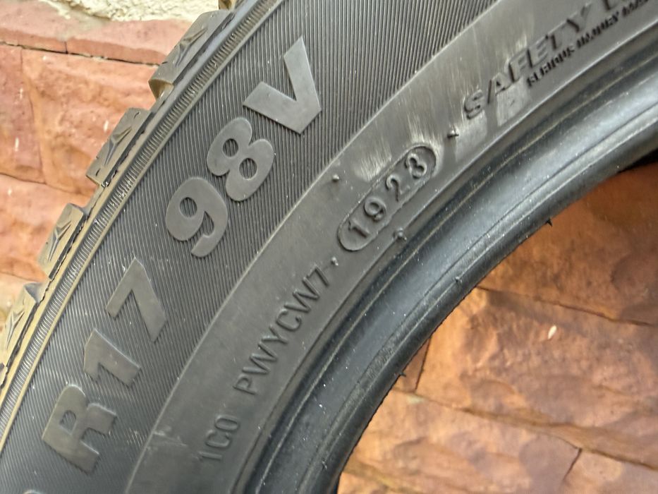 225/50 R17 98V Kumho WinterCRAFT 4 buc